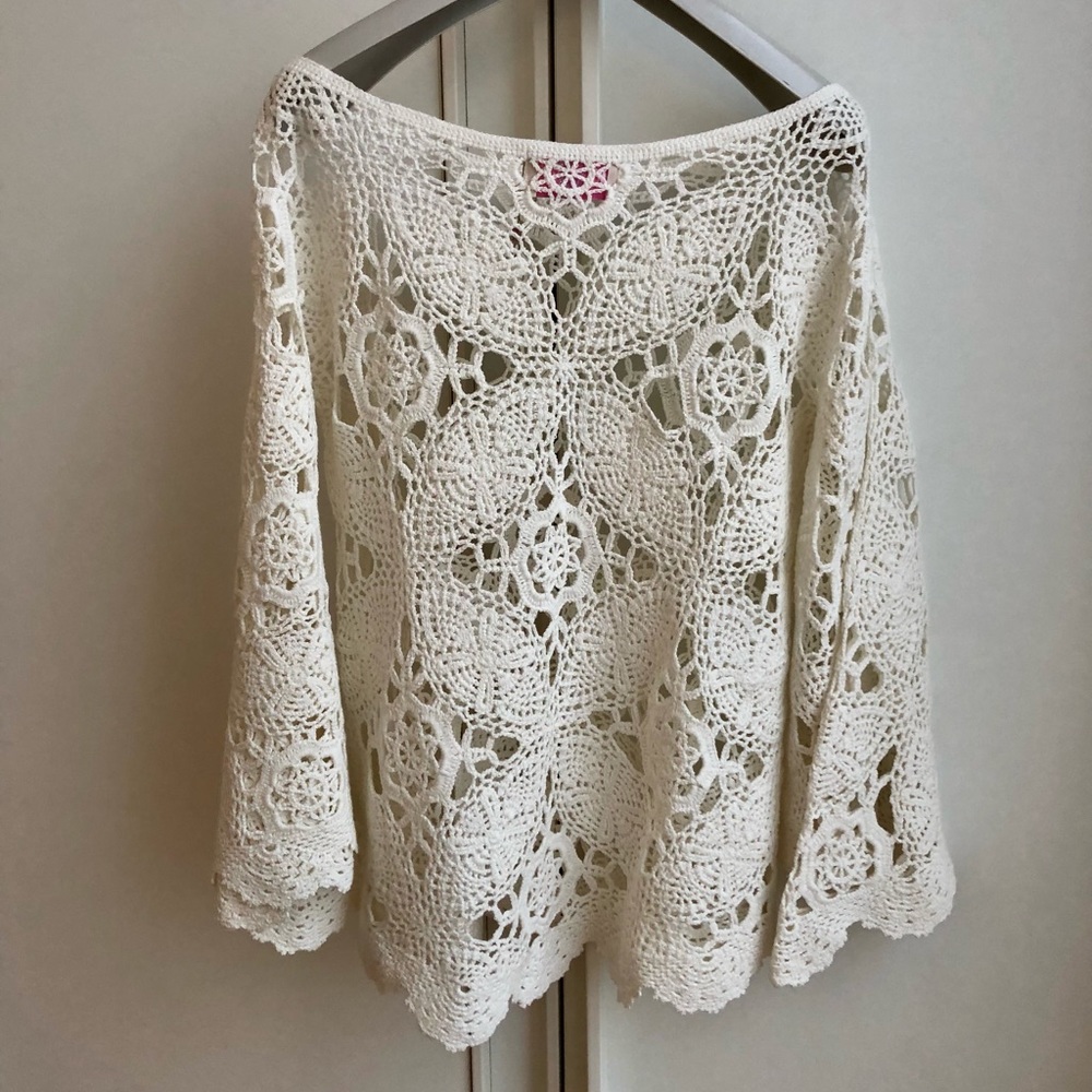 Miss June Paris Broderie Blouse - Picture 5 of 13